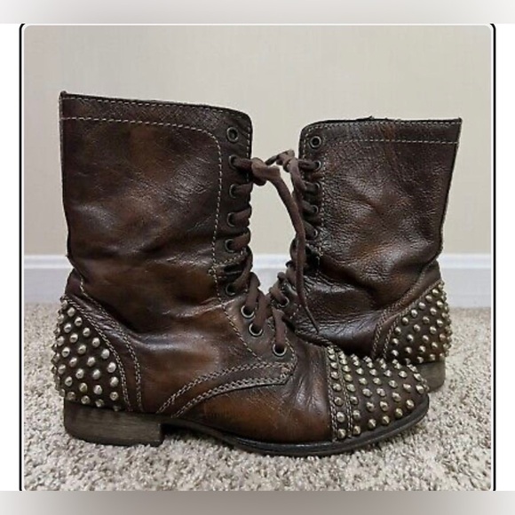 Steve Madden Tarnney Leather Boots Spikes/Stud Details Distressed Women - Picture 10 of 12